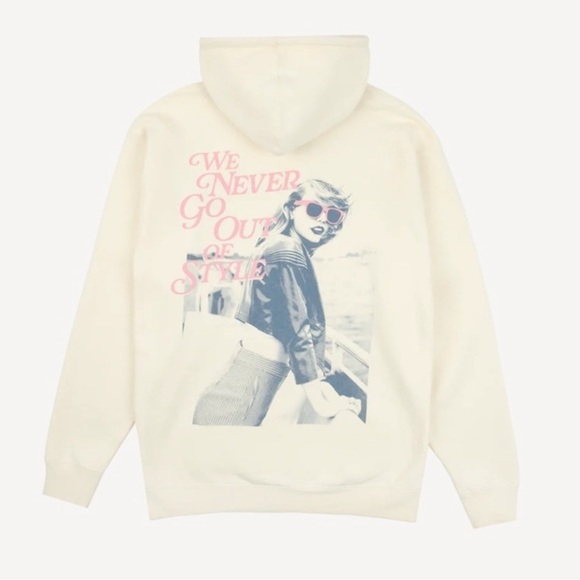 Taylor Swift 1989 Hoodie size Large We Never Go Out of Style - Picture 1 of 7